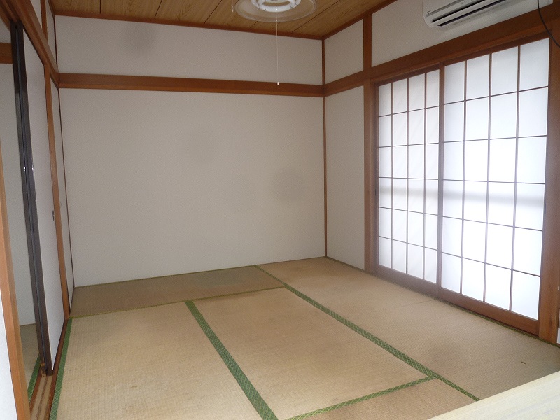 Living and room. Japanese-style room 6 tatami