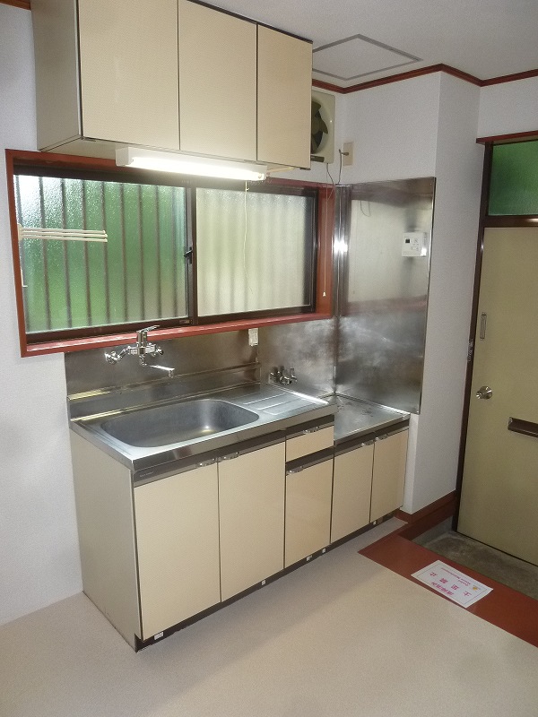 Kitchen. Two-burner gas stove can be installed type