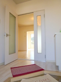 Entrance. ※ It is a photograph of the same type of room ※