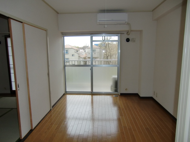 Living and room
