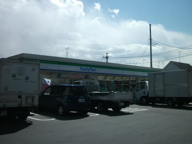 Convenience store. Family Mart Wako milt Sanchome store up (convenience store) 101m