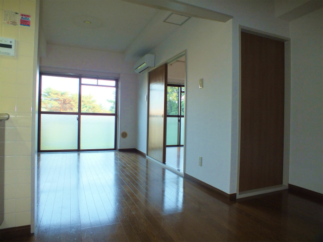 Living and room