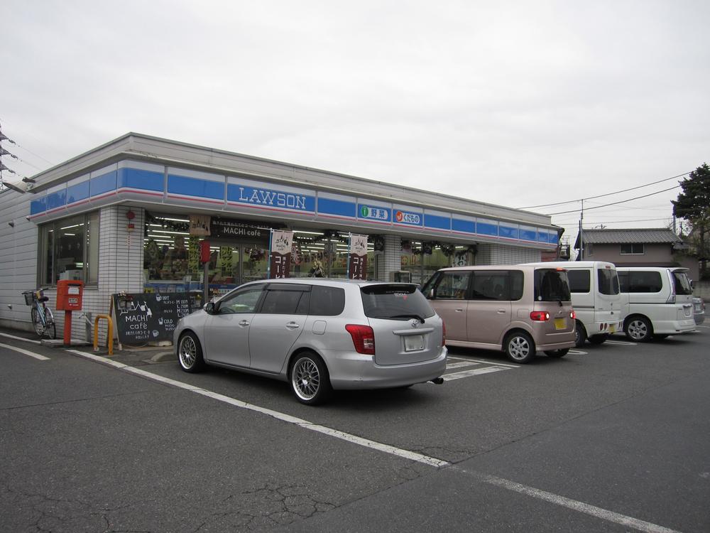 Convenience store. 550m until Lawson Shimonikura shop