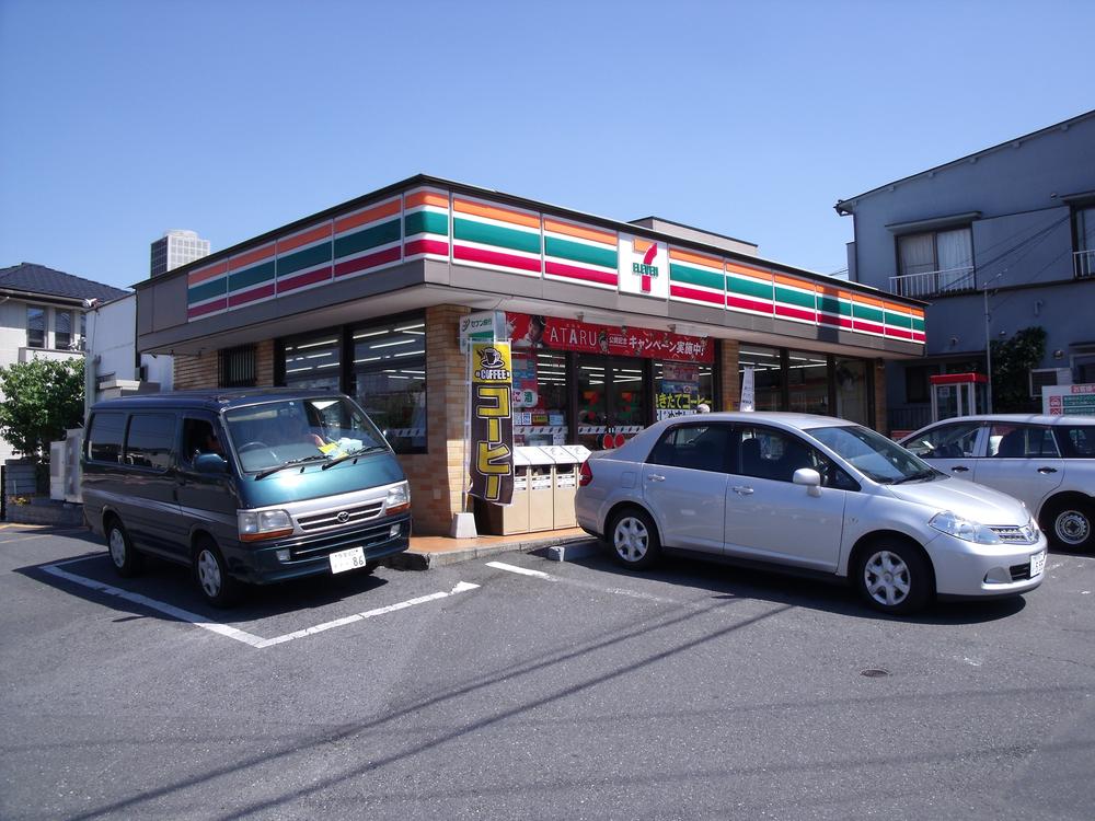 Convenience store. 95m until the Seven-Eleven Wako Niikura shop