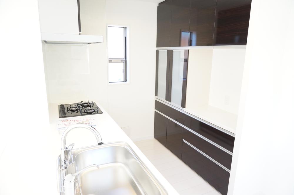 Kitchen. Indoor (13 May 2013) Shooting