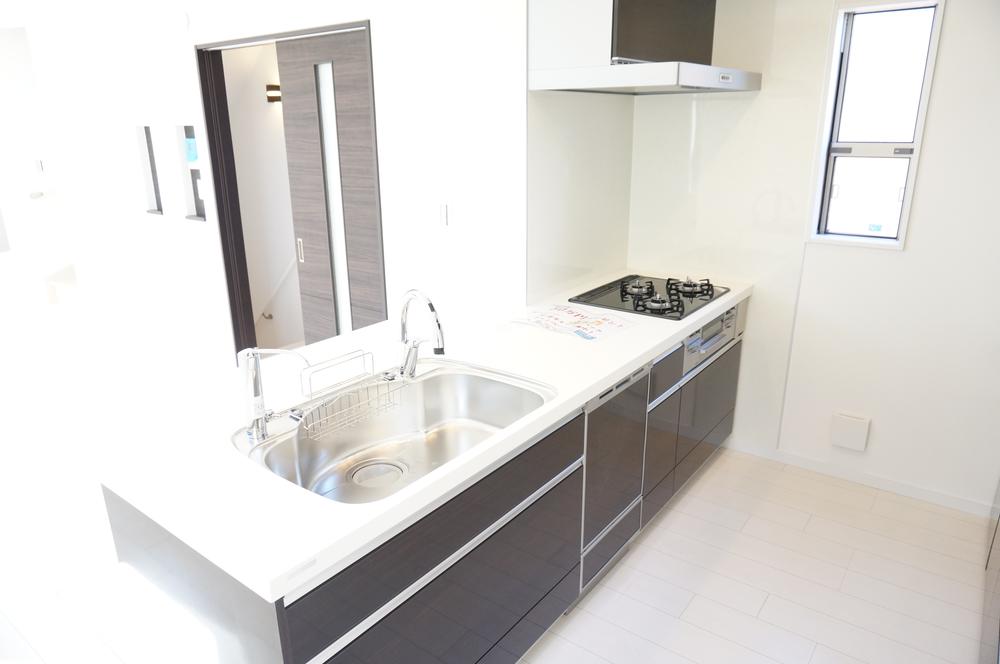 Kitchen. Indoor (12 May 2013) Shooting