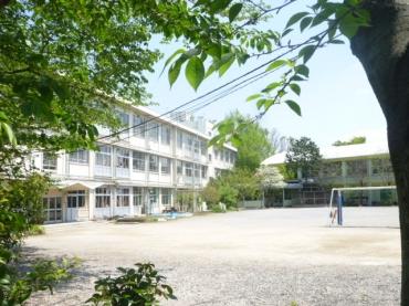 Primary school. Wako Municipal third to elementary school 590m