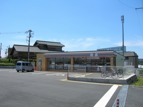 Convenience store. 257m to Seven-Eleven (convenience store)