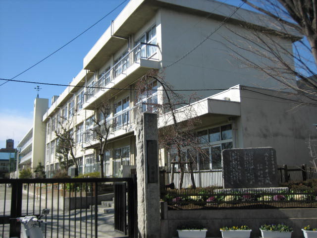 Primary school. Milt to elementary school (elementary school) 640m