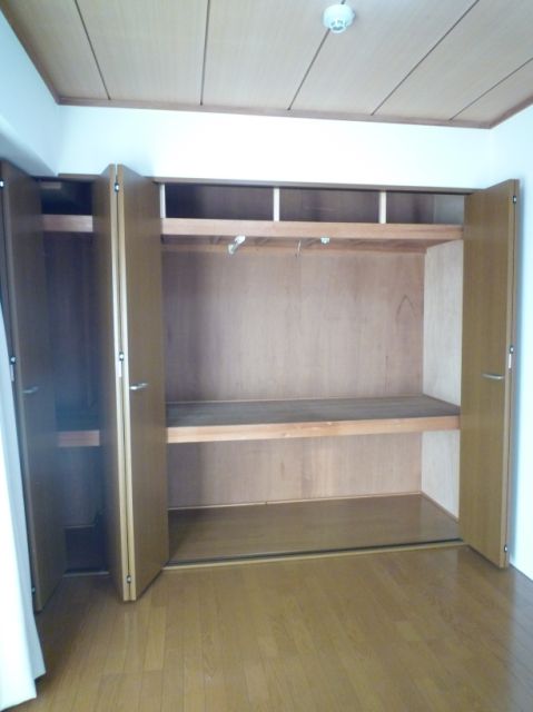 Receipt. 1.5 Pledge of storage, Large capacity.