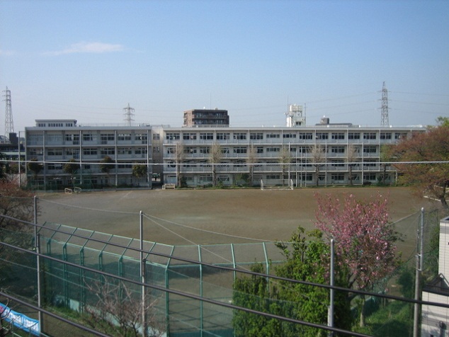 Junior high school. 494m until Yamato junior high school (junior high school)