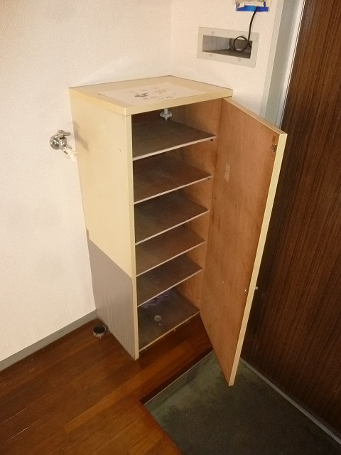 Receipt. Shoe box