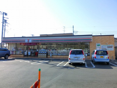 Convenience store. 880m to Seven-Eleven (convenience store)