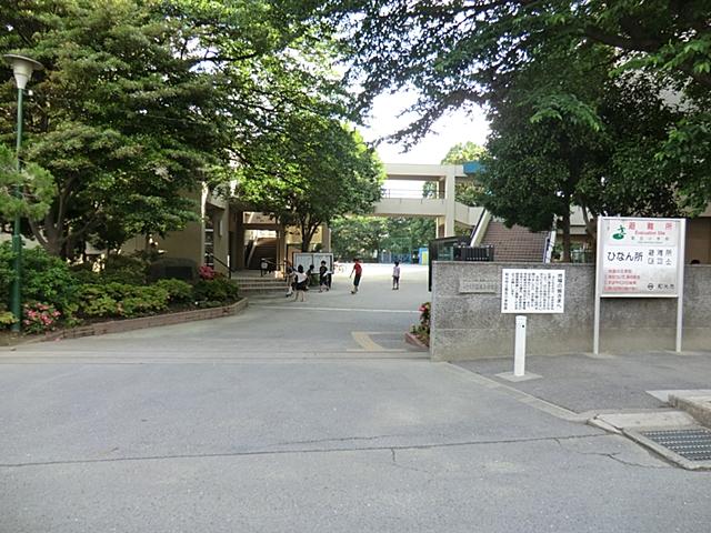 Primary school. Fifth to elementary school 550m