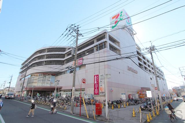 Supermarket. Ito-Yokado 800m until Wako store