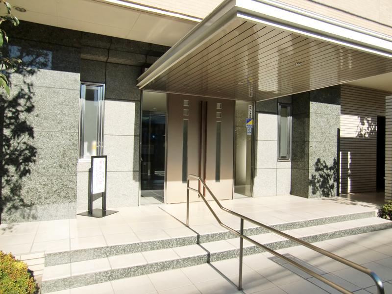 Entrance. Common areas