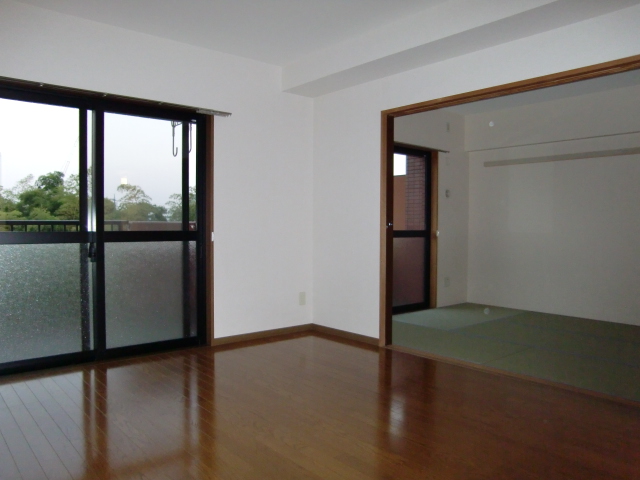 Living and room