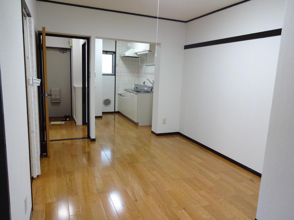 Living and room. Dining space spacious