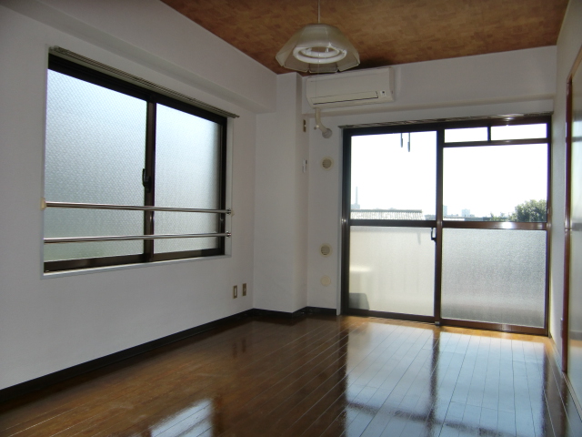 Living and room