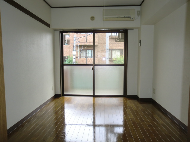 Living and room