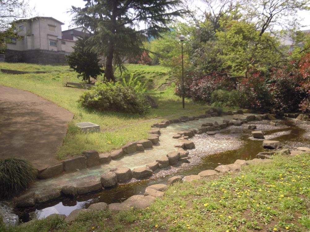 Supermarket. 398m to Sakashita spring park