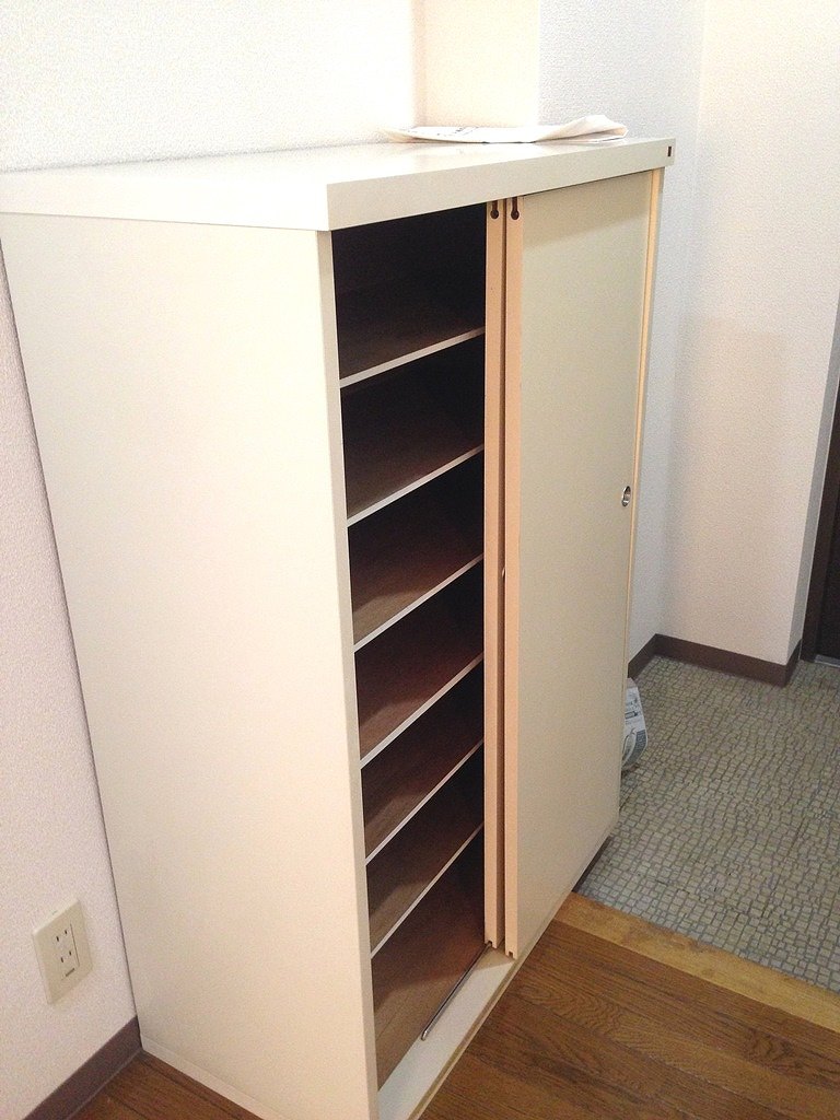Entrance. Cupboard