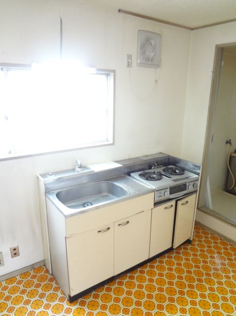 Kitchen. Pat ventilation and comes with a window ☆ 