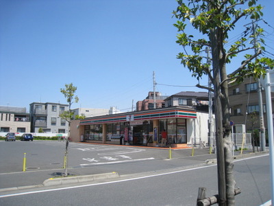 Convenience store. 249m to Seven-Eleven (convenience store)