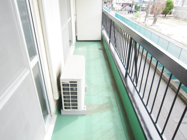 Balcony. Wide width balcony