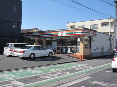 Convenience store. 377m to Seven-Eleven (convenience store)