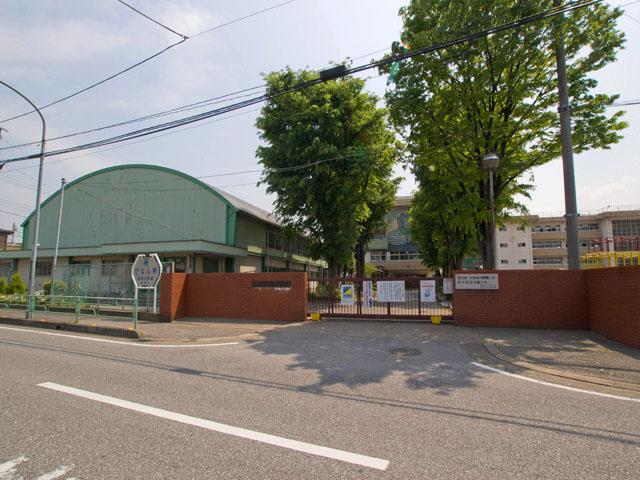 Primary school. Warabishiritsu Central Elementary School