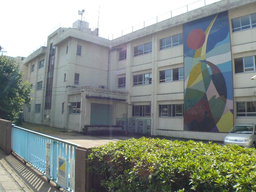 Primary school. Warabi Tatsuhigashi to elementary school 313m