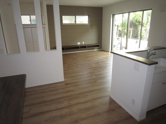 Living. Building 2 (November 2013) Shooting