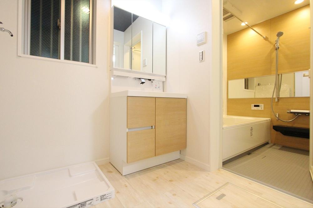 Bathroom. Bathroom (11 May 2013) shooting bathroom ventilation dryer with unit bus ☆ Mold can wash with confidence even on rainy days because the clothing also Hoseru You can also prevention