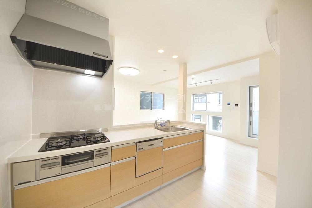 Kitchen. Kitchen (November 2013) shooting face-to-face system Kitchen ☆ It supports the busy mom in the dishwasher! Since the living room overlooking allow the cooking while enjoying a conversation with your family to