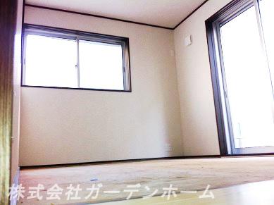 Non-living room. Or Japanese-style room is how even as a drawing room