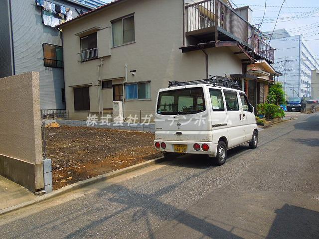 Local photos, including front road. ■ Clear of living 16 quires more. A wide floor plan Western-style there are two of 7 quires, There is also a convenient walk-in closet ■