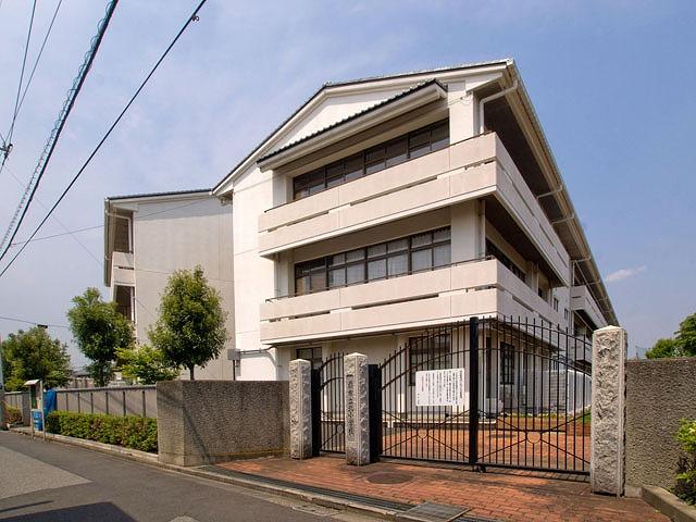 Primary school. Warabi Tatsukita to elementary school 382m