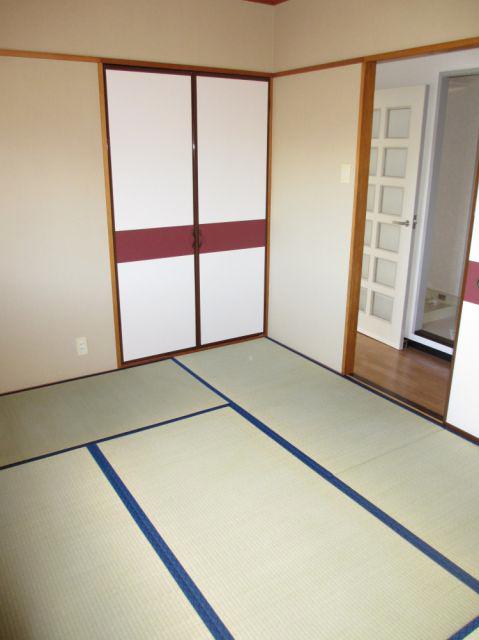 Living and room. Quaint Japanese-style room