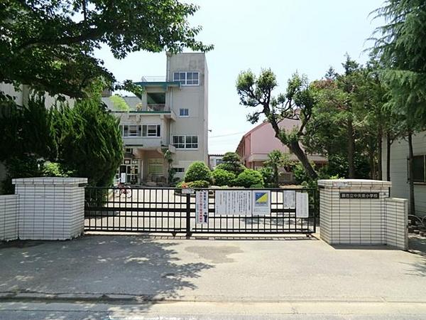 Primary school. Warabishiritsu Central East Small to (elementary school) 719m