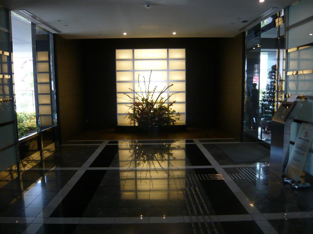 Entrance. Common areas