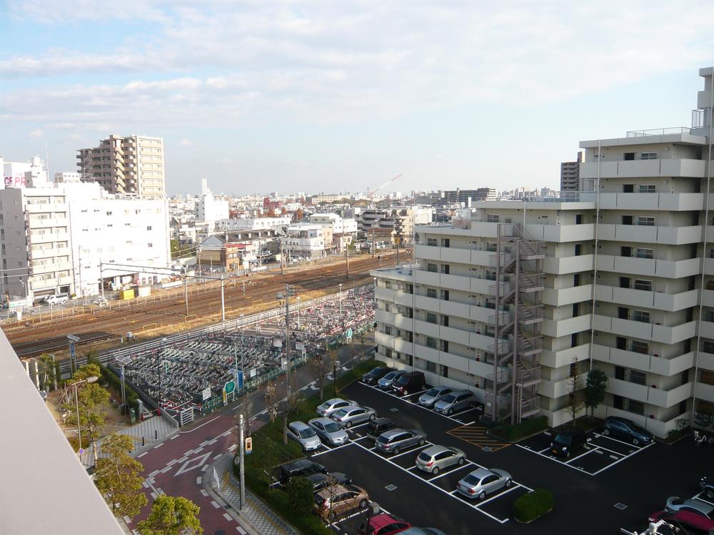 View photos from the dwelling unit. View from the site (December 2013) Shooting
