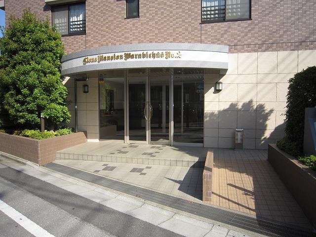 Entrance. Common areas