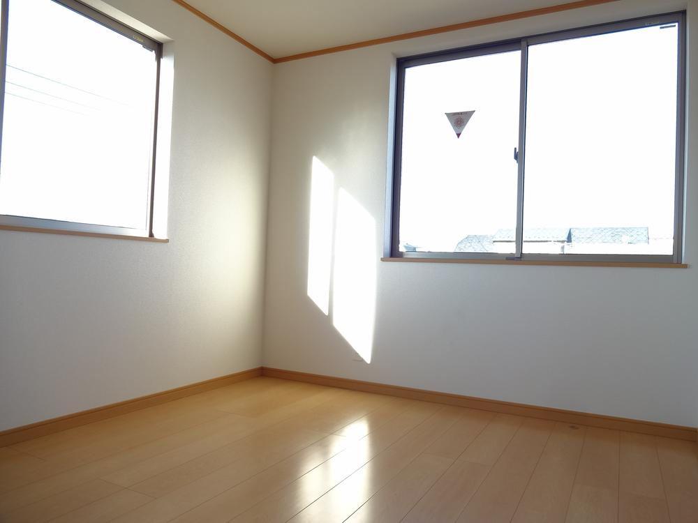 Non-living room. Indoor (12 May 2013) Shooting