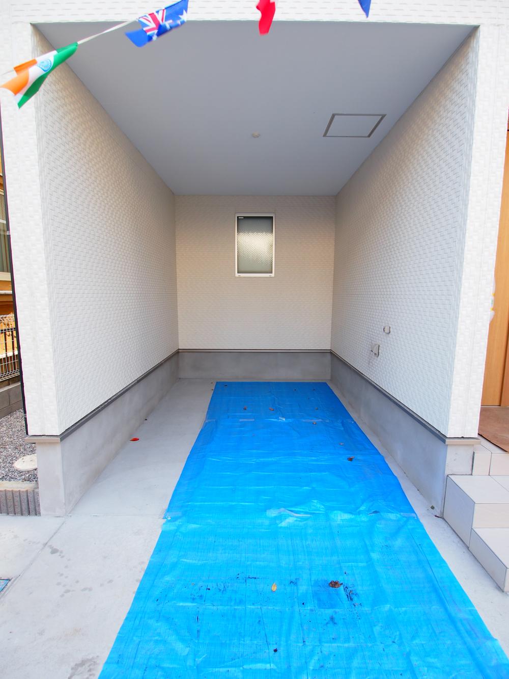 Parking lot. Local (11 May 2013) Shooting