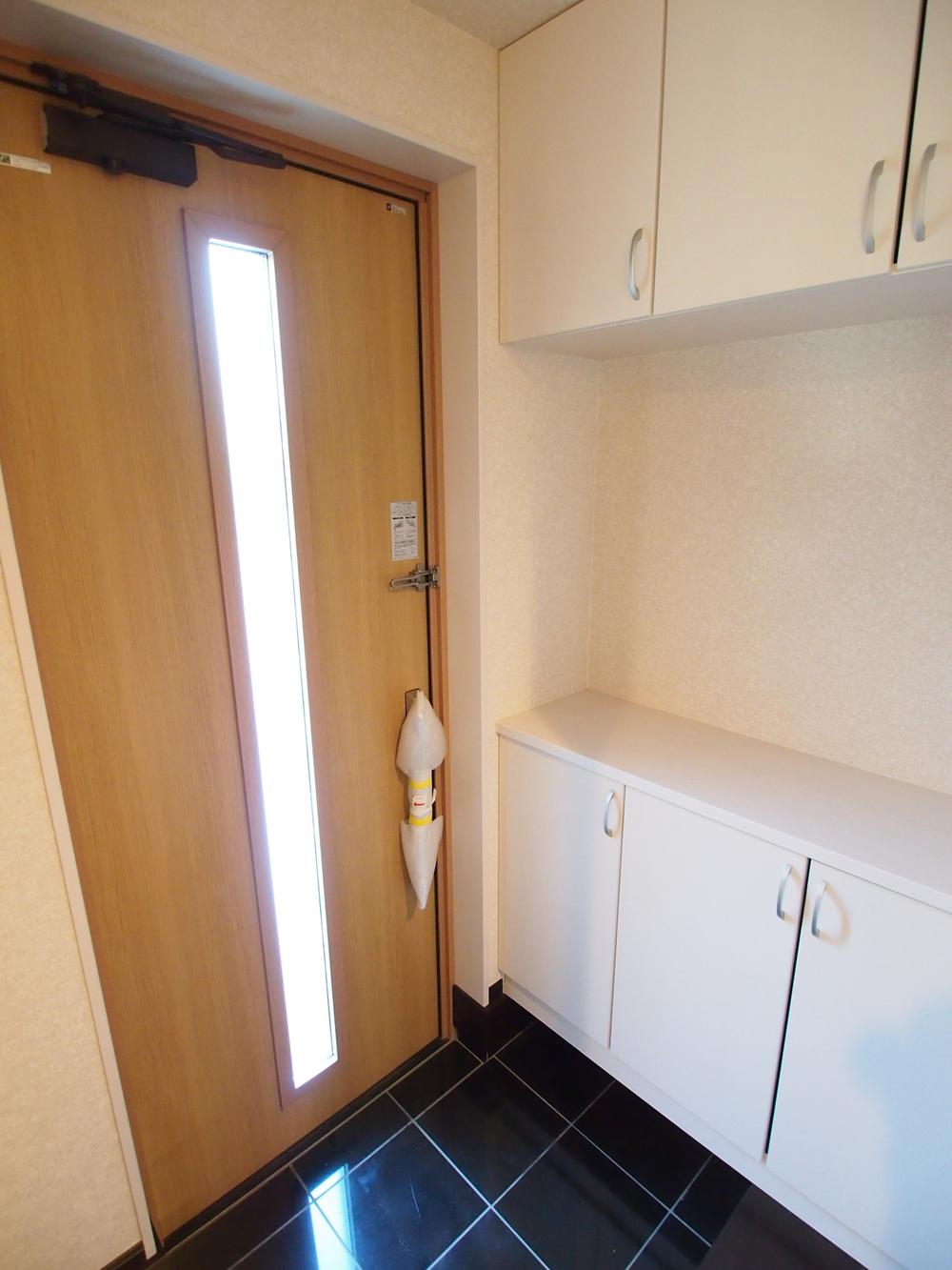 Entrance. Local (11 May 2013) Shooting