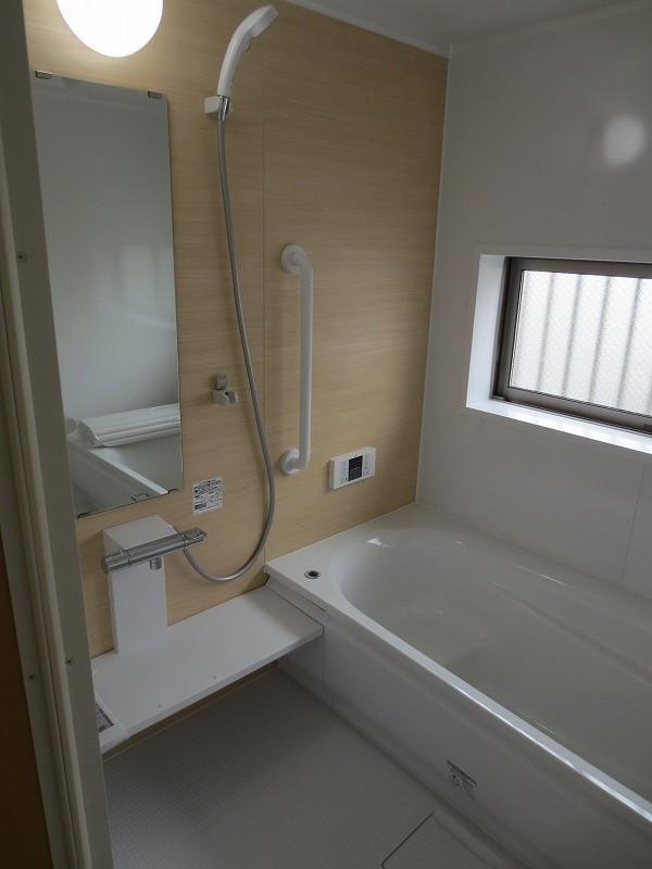 Bathroom. Local (12 May 2013) Shooting