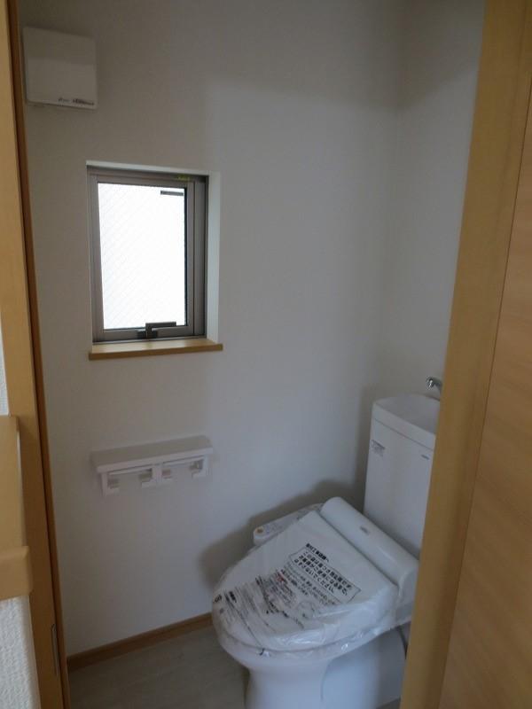 Toilet. Local (12 May 2013) Shooting