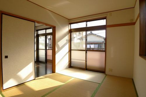 Living and room. Japanese-style room 6 quires