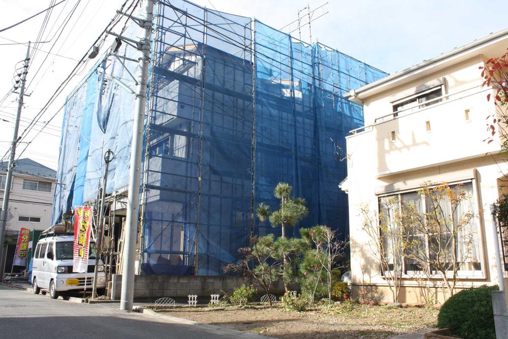 Local appearance photo. Local (12 May 2013) Shooting